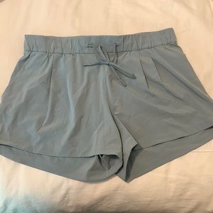 Lululemon stroll at sundown shorts